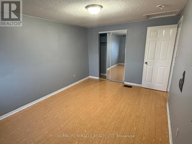 32 HENDRICKS CRESCENT, Brampton (Fletcher's West), Ontario L6Y4L2