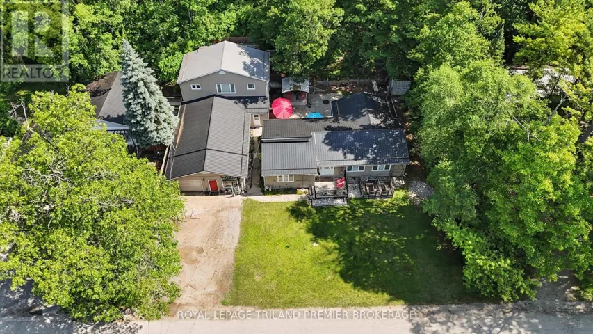7710 CLAYTON STREET, Lambton Shores (Port Franks), Ontario N0M2L0