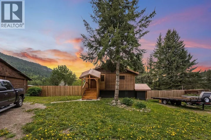 9841 TALBOT Road, Nelway, British Columbia V0G1Z0
