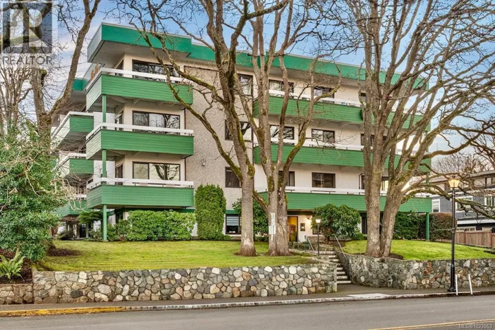 303 2095 Oak Bay Ave, Oak Bay, British Columbia V8R1E6