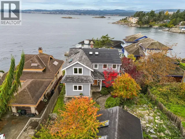 404 Constance Ave, Esquimalt, British Columbia V9A6N3