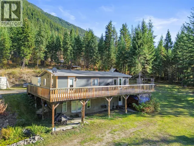 3760 GLENGROVE Road, Barriere, British Columbia V0E2E0