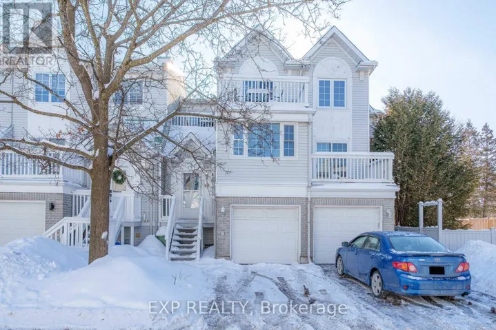 98 CASTLEGREEN PRIVATE, Ottawa, Ontario K1T3N3