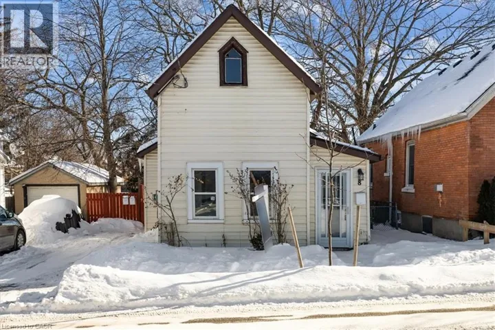 8 TASKER Street, St. Catharines, Ontario L2R3Z8