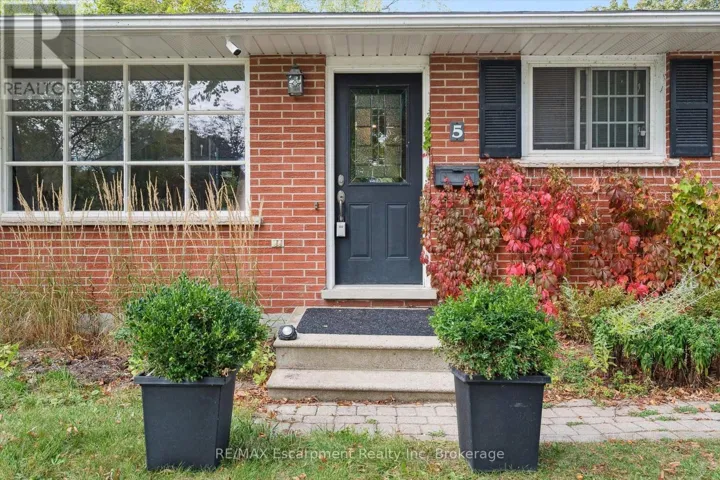 5 PICADILLY PLACE, Guelph (Dovercliffe Park/Old University), Ontario N1G2P8