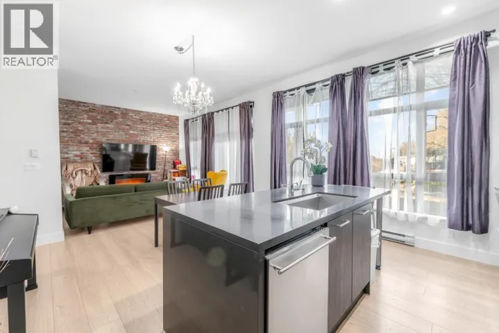 101 220 SALTER STREET, New Westminster, British Columbia V3M0H4