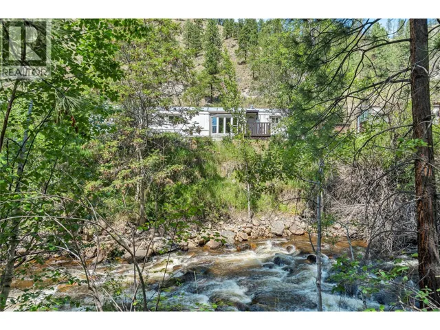 1701 Penticton Avenue Unit# 305, Penticton, British Columbia V2A2N5
