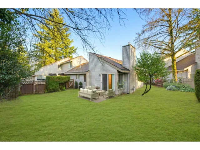 6073 E GREENSIDE DRIVE, Surrey, British Columbia V3S5M8