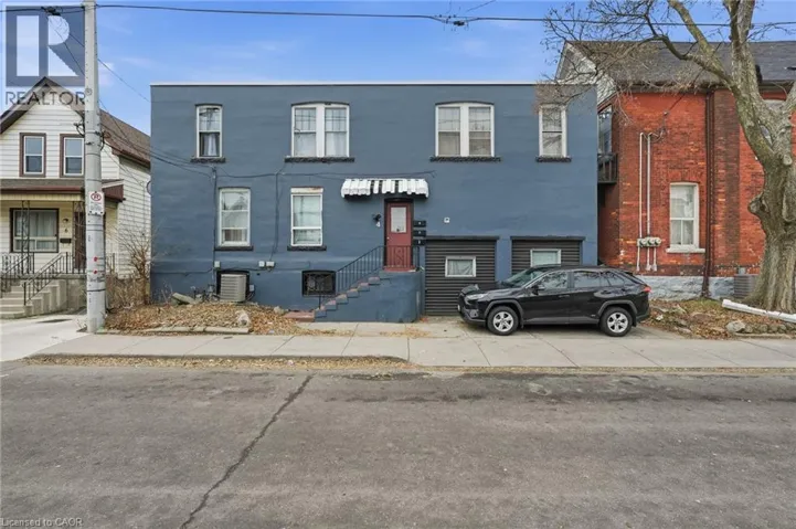 4 ROSEMONT Avenue, Hamilton, Ontario L8L6M4