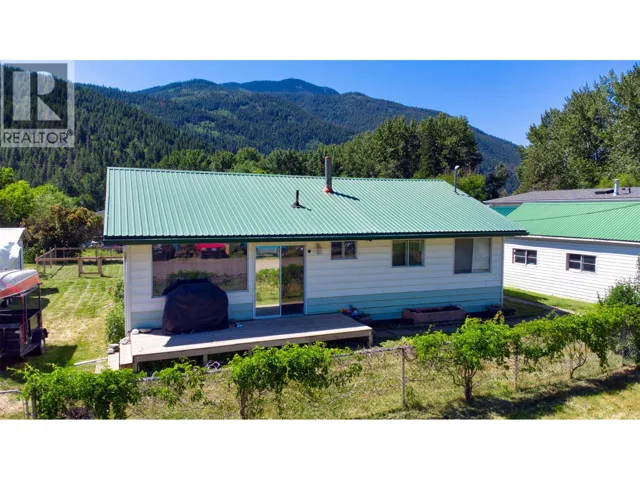 5783 Ponderosa Road, Falkland, British Columbia V0E1W0