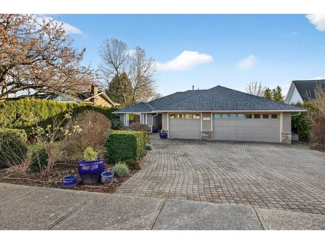 27012 25 AVENUE, Langley, British Columbia V4W3W5