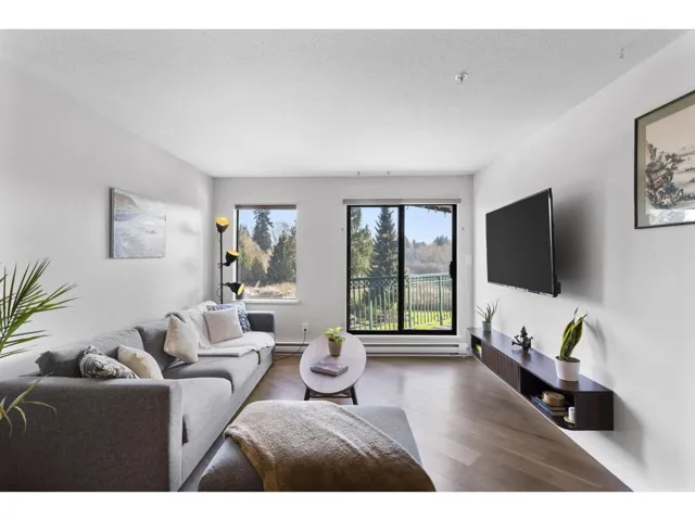 215 20454 53 AVENUE, Langley, British Columbia V3A7S1