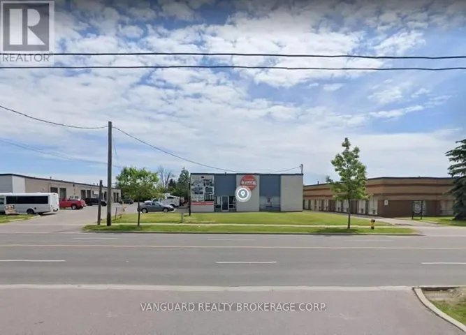 4-5 - 151 NORFINCH AVENUE, Toronto (Black Creek), Ontario M3N1Y2