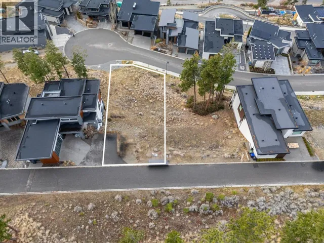 3332 Black Pine Lane, Kelowna, British Columbia V1V3G1