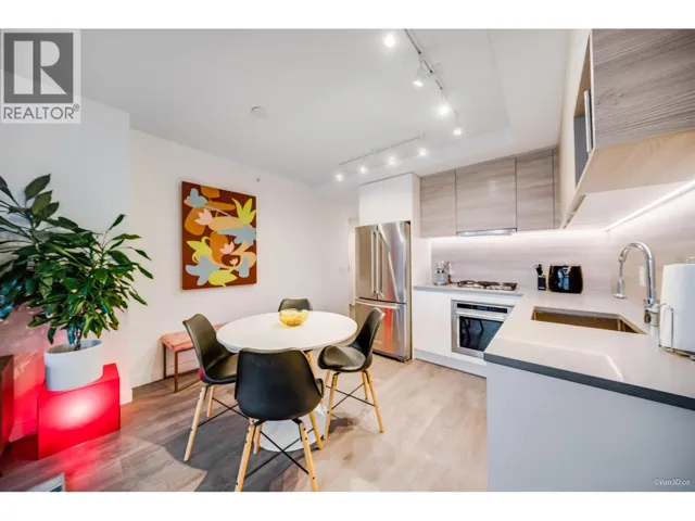 1204 525 FOSTER AVENUE, Coquitlam, British Columbia V3J0H6
