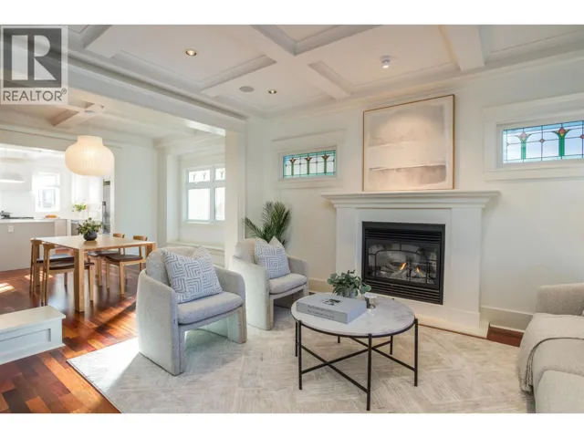 3242 W 3RD AVENUE, Vancouver, British Columbia V6K1N4