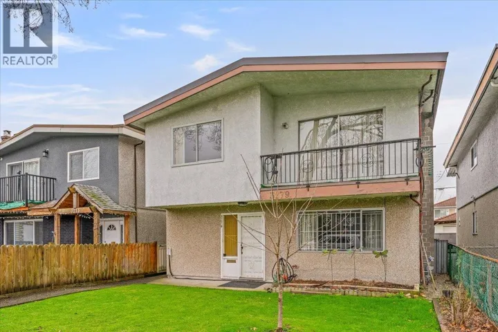 3279 PARKER STREET, Vancouver, British Columbia V5K2V7