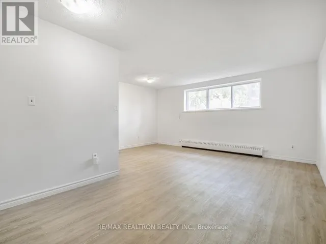 102 - 165 COLBORNE AVENUE, Richmond Hill (Harding), Ontario L4C2K2