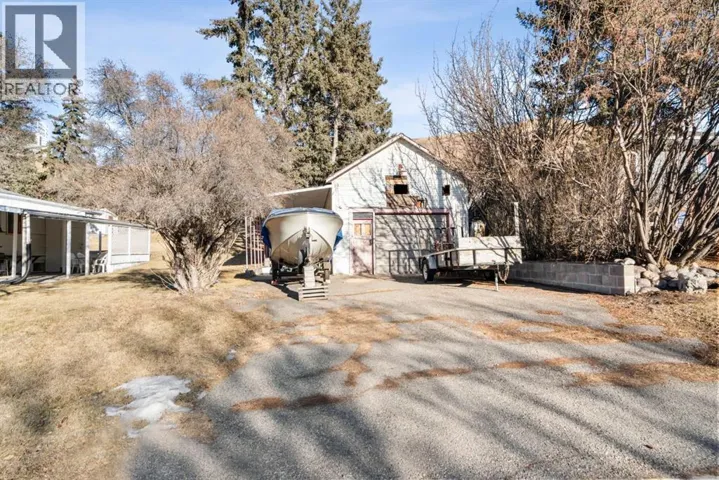 328 Third Street W, Cochrane, Alberta T4C1Z6