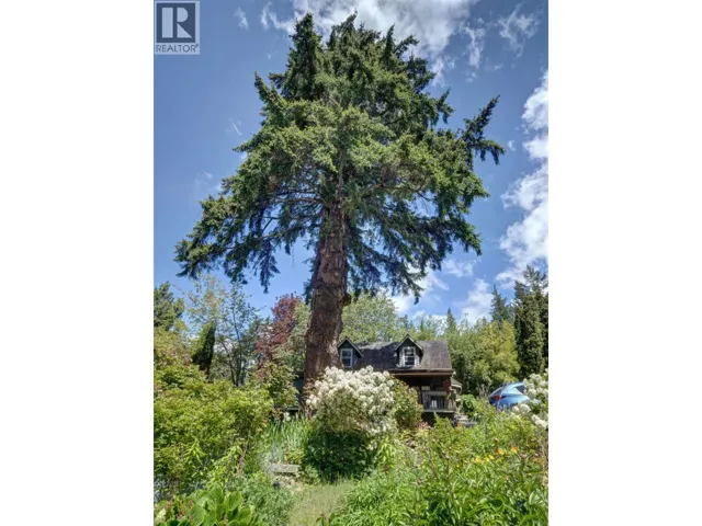 2602 LOWER ROAD, Roberts Creek, British Columbia V0N2W4
