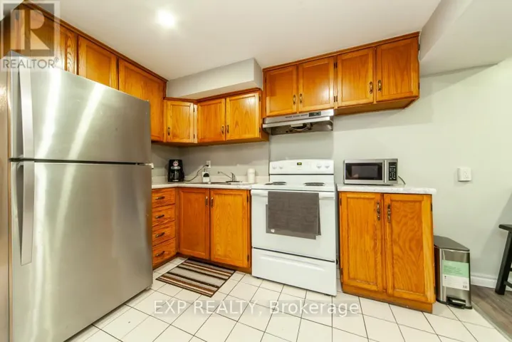 1447 FLEMING COURT, Oshawa (Lakeview), Ontario L1J8B1