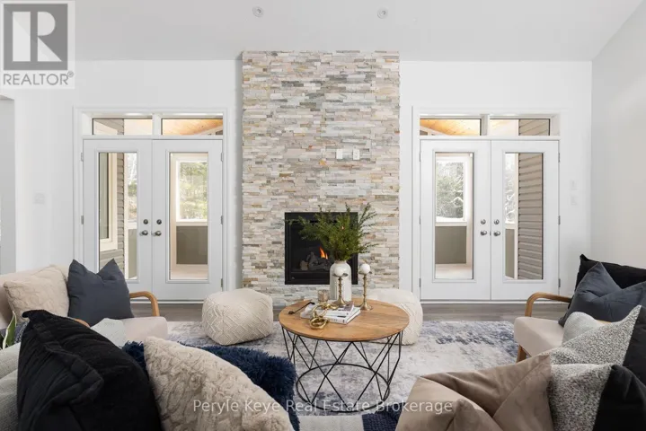 30 DYER CRESCENT, Bracebridge (Macaulay), Ontario P1L0N4