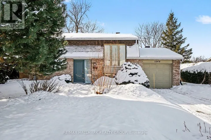 1044 ADLEY ROAD, Ottawa, Ontario K1J8B9