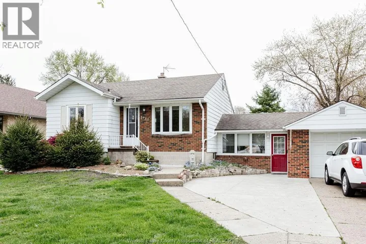 3987 CASGRAIN, Windsor, Ontario N9E2R9