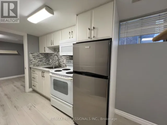 A - 53 REGENT ROAD, Toronto (Downsview-Roding-CFB), Ontario M3K1G8