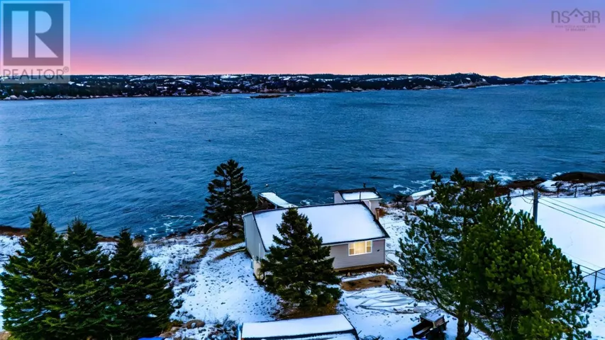 27 Back Lane, Terence Bay, Nova Scotia B3J1Y3