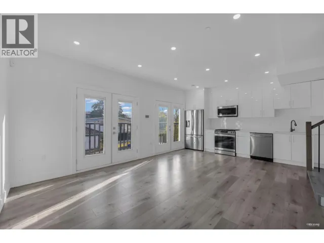 5140 SLOCAN STREET, Vancouver, British Columbia V5R2A5