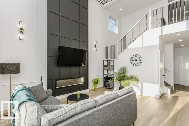 839 34 AV NW, Edmonton, Alberta T6T1A4