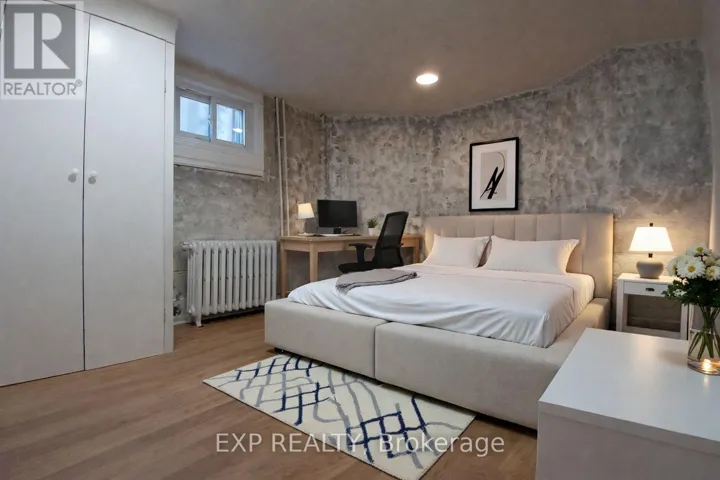 LOWER UNIT B - 861 COSBURN AVENUE, Toronto (Woodbine-Lumsden), Ontario M4C2W4