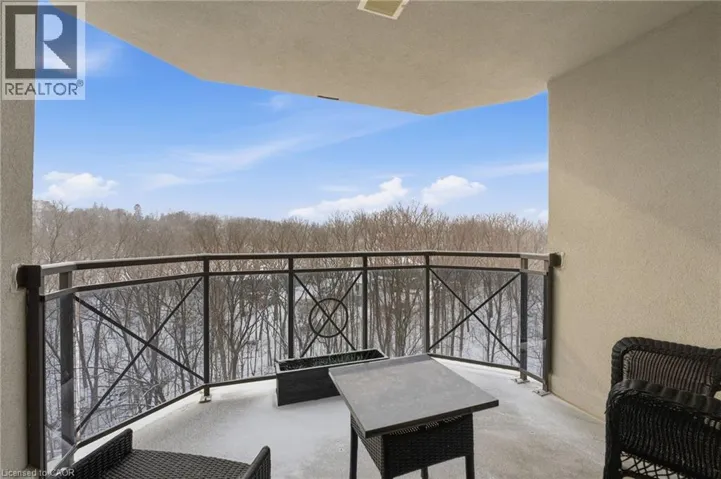 3000 CREEKSIDE Drive Unit# 706, Dundas, Ontario L9H7S8