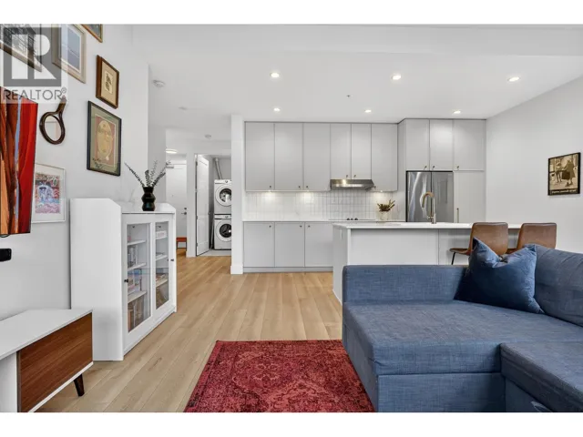 108 708 EDGAR AVENUE, Coquitlam, British Columbia V3K0H3