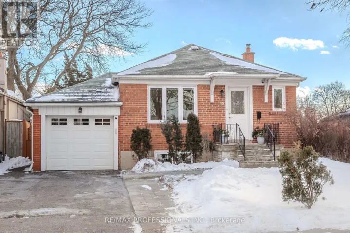 79 EDGECROFT ROAD, Toronto (Stonegate-Queensway), Ontario M8Z2C1