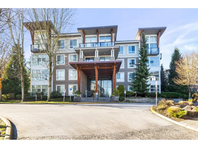 318 6628 120 STREET, Surrey, British Columbia V3W1T7