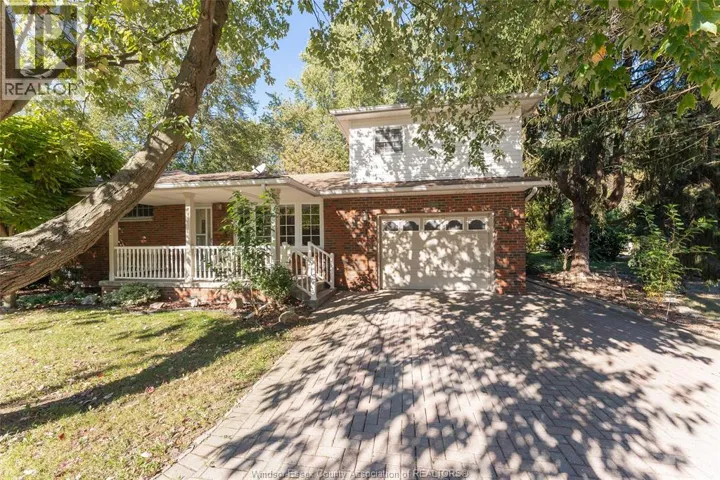 1005 BOUFFARD, LaSalle, Ontario N9J1G8