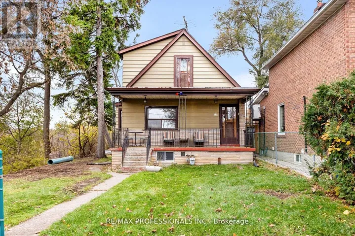 16 CLIFF STREET, Toronto (Rockcliffe-Smythe), Ontario M6N4L6