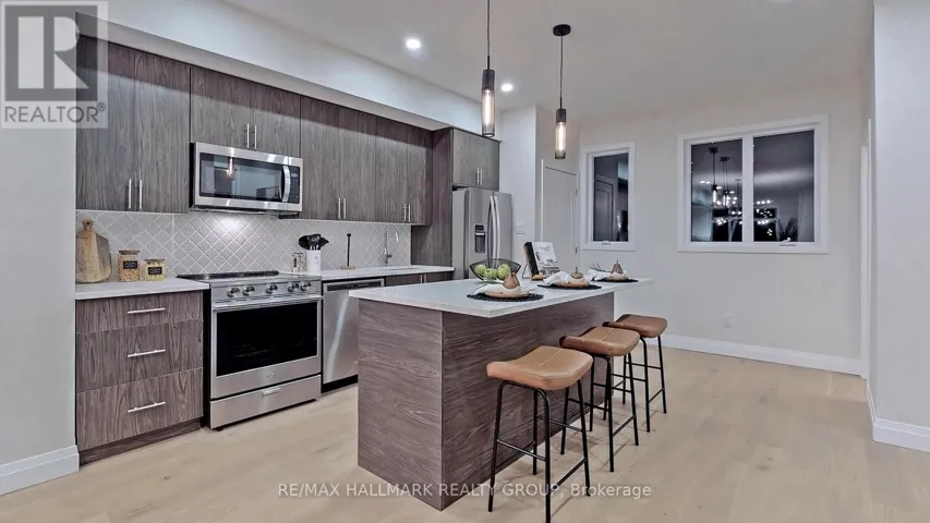 809 STAR PRIVATE, Ottawa, Ontario K2L1W2
