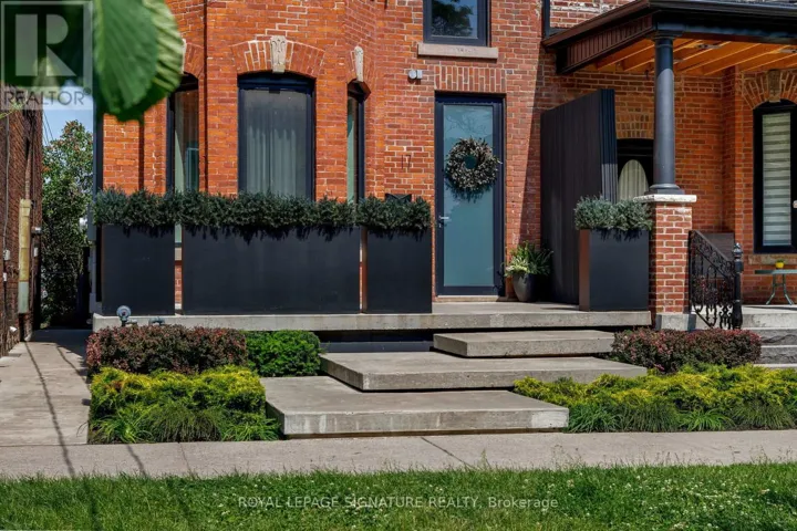 17 LAKEVIEW AVENUE, Toronto (Trinity-Bellwoods), Ontario M6J3B2
