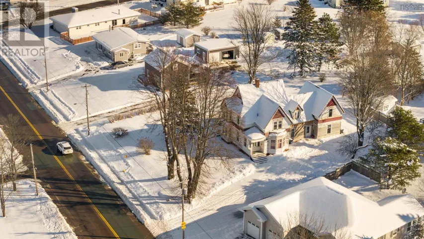251 Victoria Street E, Amherst, Nova Scotia B4H4C4