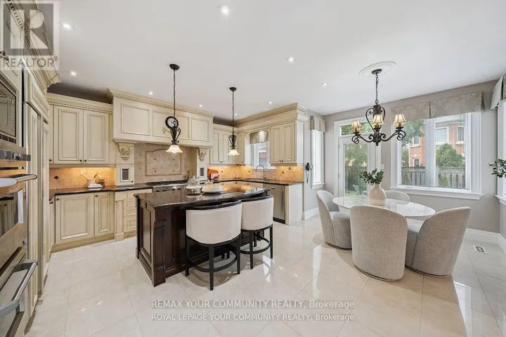 22 THEOBALDS CIRCLE, Richmond Hill (Mill Pond), Ontario L4C9C7