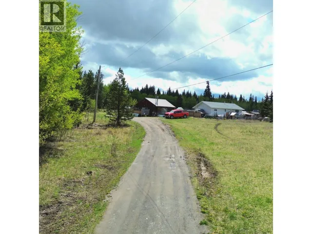 6210 ROBIN ROAD, Horse Lake, British Columbia V0K2E3