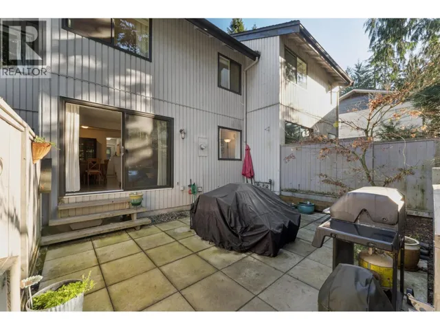 2060 DEEP COVE CRESCENT, North Vancouver, British Columbia V7G1T2