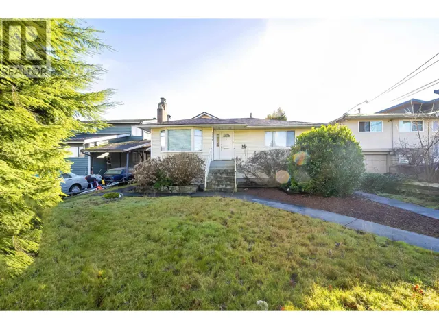 7756 GOODLAD ST, Burnaby, British Columbia V5E2H6