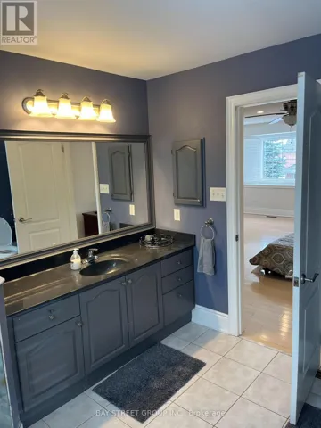 #UPPER - 54 KINGSHILL ROAD, Richmond Hill (Oak Ridges), Ontario L4E4E8