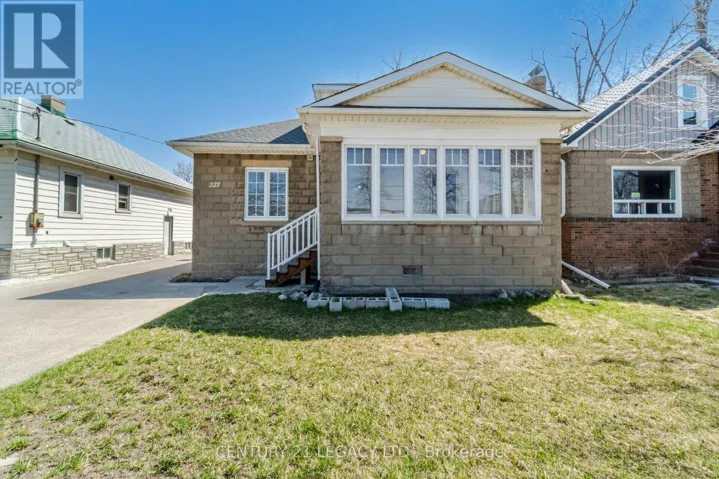 227 QUEEN STREET W, Brampton (Downtown Brampton), Ontario L6Y1M6