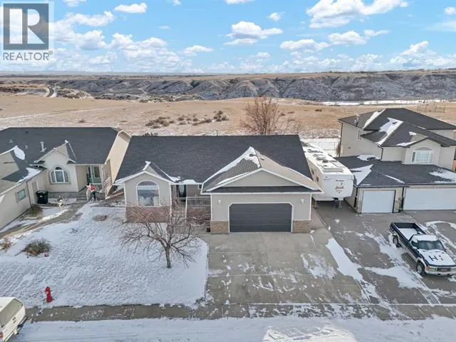 122 Redcliff Way SW, Redcliff, Alberta T0J2P0