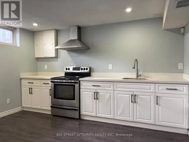 LOWER - 49 VIAMEDE CRESCENT, Toronto (Bayview Village), Ontario M2K2A7